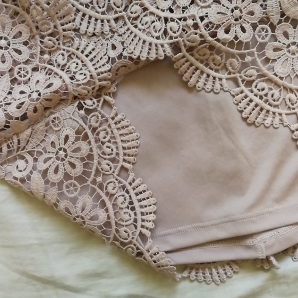NWOT lace pencil skirt Uniqlo - Picture 5 of 6